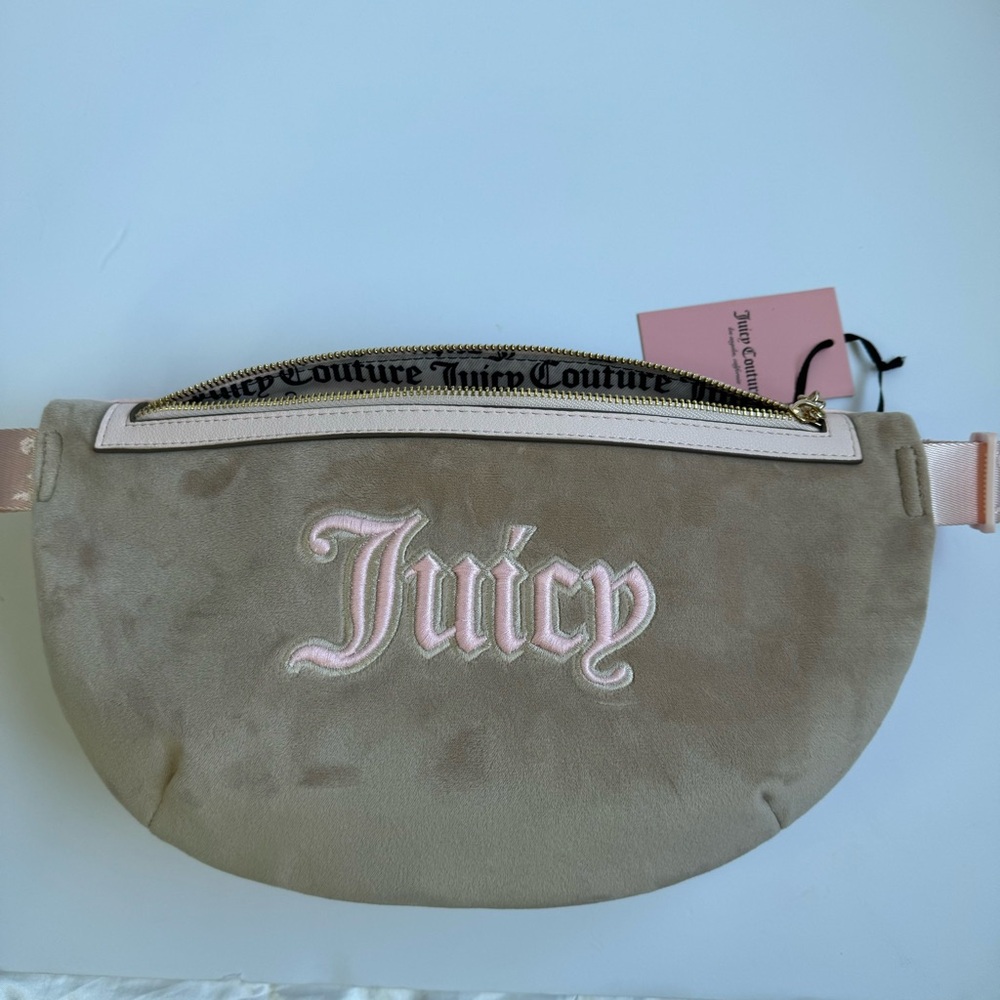 Juicy Couture YK2 Queen of everything Fanny Bag Cafe/ Powder Blush - Picture 12 of 16